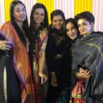 Isha Chawla Instagram – With the Girls ❤️❤️❤️ #sambha #bff #wedding #friends #love #gratitude