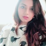 Isha Chawla Instagram - Shawled up ! Bye bye Delhi . Will miss the #delhiwinter ... #dillikisardi #pashmina ❤️