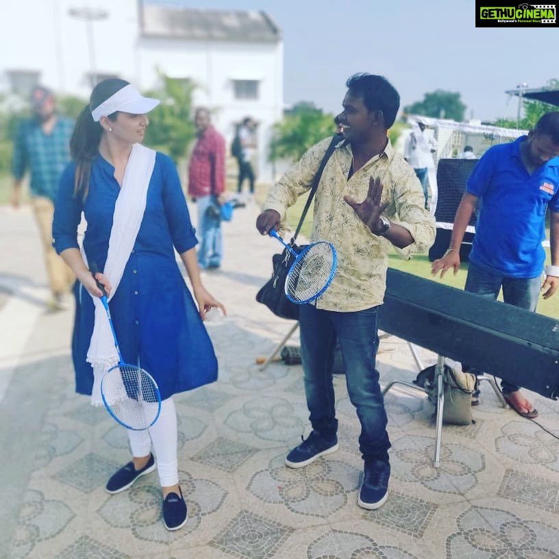 Isha Chawla Instagram - Practice before shot ❤️ #shootlife #ilovemyjob #work #happiness #hyderabad #love #life #gratitude
