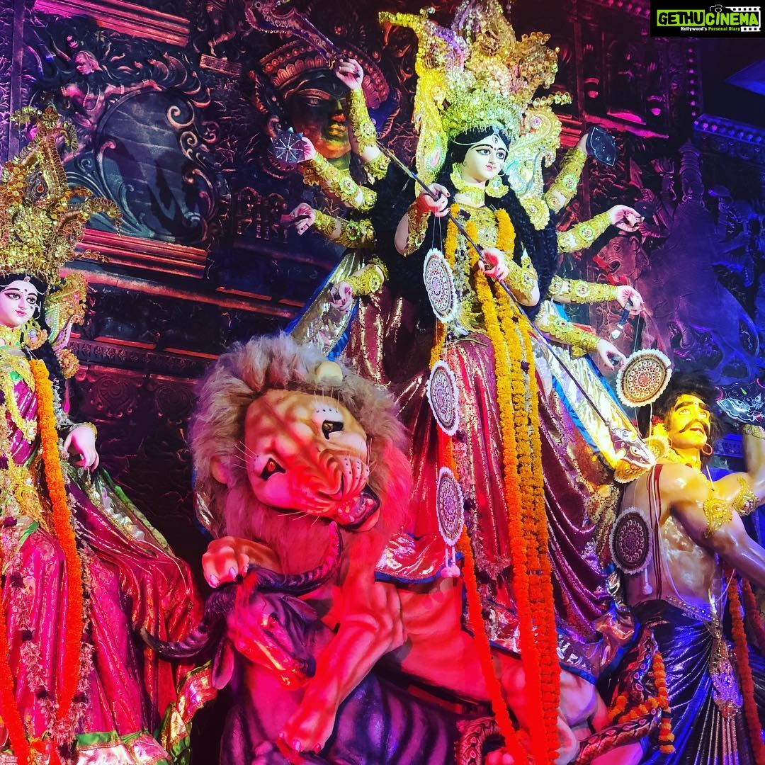 Isha Chawla Instagram - Happy Dussehra ❤️❤️#happynavratri #duggadugga #love #gratitude #happiness