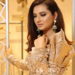 Isha Chawla Instagram - Eid Mubarak! May your Eid be filled with peace, love, and happiness . Wishing you a wonderful Eid full of prosperity and success today and always . 🤗 . . . #eidmubarak #eshachawla #festivalsofindia