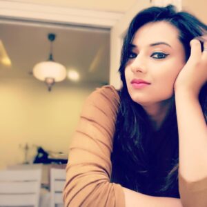 Isha Chawla Instagram - Monday vibes 😍 #happymonday #mondaymotivation #monsoonmood #romanticweather #happiness#monsoonmood #gratitude