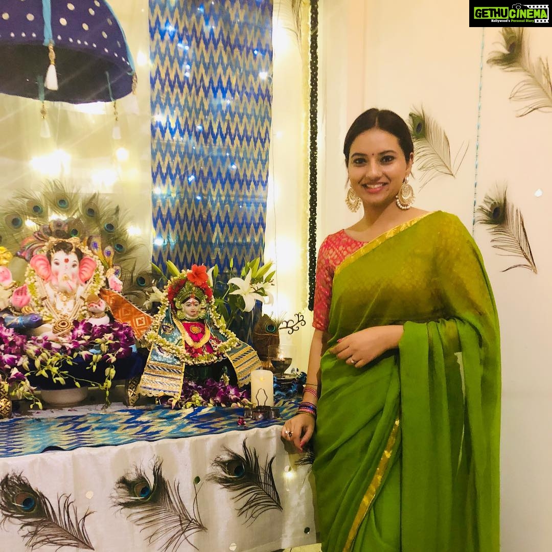 Isha Chawla Instagram - Gauri puja ❤️. #ganpatibappamorya #day5 #ganeshchaturthi2018 #gogreen #treeganesha #savetheenviroment #saveearth