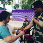 Isha Chawla Instagram - With Mother Love at the border . What would i do without her , she always stood behind me in all my endeavours . Not only supported but participated in everything whole heartedly. Love is #maa #support #lifeline #momsarethebest