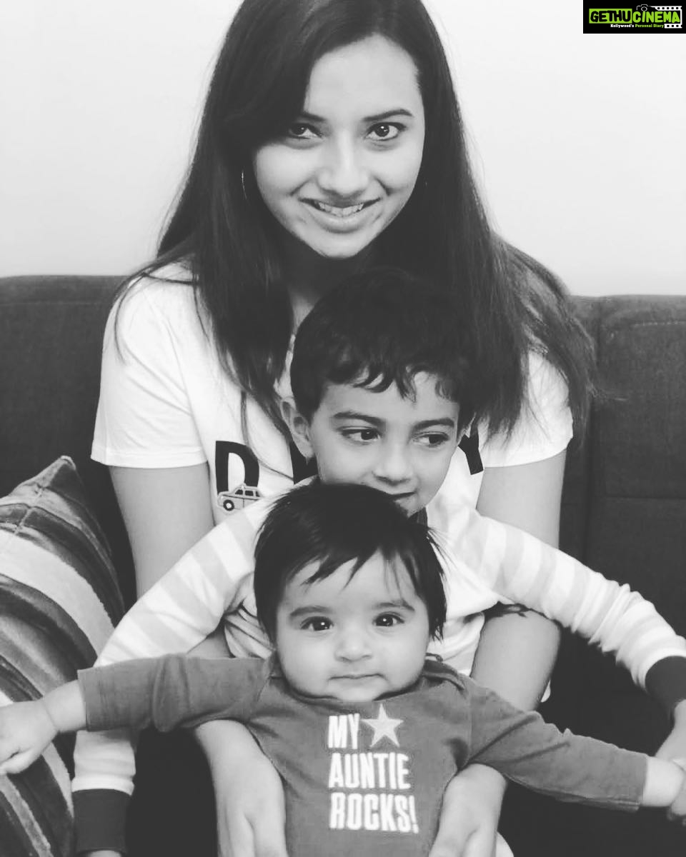 Isha Chawla Instagram - Will miss these two so much ... already planning my next trip to USA πππππ....#massi #massilove #babies #missing #USA #usadiaries #vacation #happiness #family #familytime #love #life #gratitude