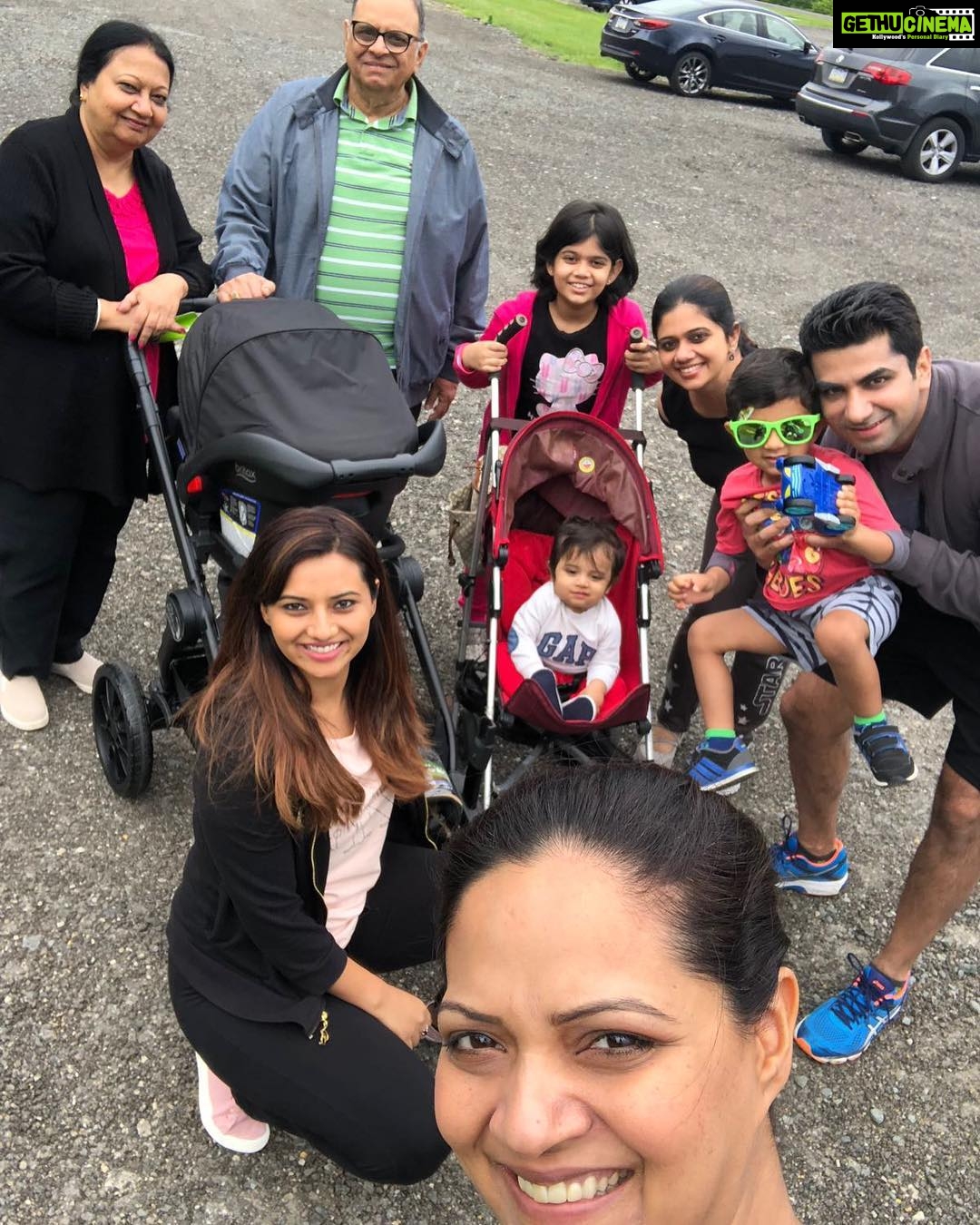 Isha Chawla Instagram - N that’s how a Sunday should be spent ...😍 #family #familytime #usadiary #holiday #sundayfunday #love #happiness #usa #vaccation