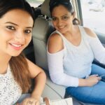 Isha Chawla Instagram - Catching up over long drives and punjabi music 🤗... #sisterlove❤️ #punjabi #gedi #oldtimes #happiness #family #familytime #usa #usadiary #holiday #philly