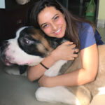 Isha Chawla Instagram - Awww ...😍Gabbar came to say bye... 😘😘💖 #byebye sweetheart . #longvacation #happiness #life #gratitude #family
