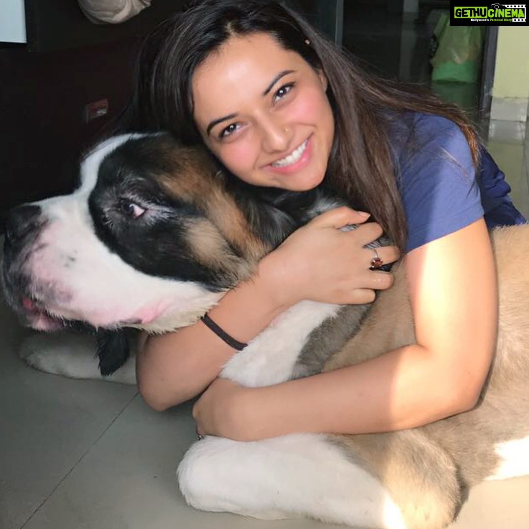 Isha Chawla Instagram - Awww ...πGabbar came to say bye... πππ #byebye sweetheart . #longvacation #happiness #life #gratitude #family