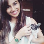 Isha Chawla Instagram - Look who came to say good morning ...😘💖#hellokitty #happymornings #playful #happiness #lovecats #love #life #indebtedtotheuniverse 💖💖🙏🏻😘. P.C - @amit009roy