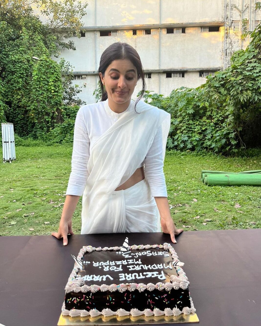 Isha Talwar Instagram - And its a wrap!❤️💫 #mirzapur #season3 #madhuriformirzapur