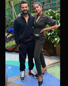 Ishita Dutta Instagram - #Drishyam2 
So excited for you guys to watch it ❤️❤️❤️

Outfit: @shalinirathodofficial
Stylist: @styledbynikinagda