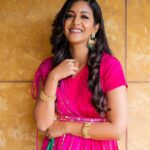 Ishita Dutta Instagram - Festive season calls for festive dressing 🪔❤️ Outfit: @thekesar_studio Jewellery: @tandjjewelhouse x @socialpinnaclepr Styling: @styling.your.soul