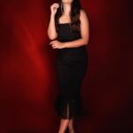 Ishita Dutta Instagram – Loving this look…
#DRISHYAM2 promotion 

Styled by @natashaabothra 
Team @priyankaa.a_91 @teamnatashaabothra
Outfit @kostume_county
Jewellery @taki_byhp
Hair makeup @mansiiksangwan 
Photographer @ashish_ojha_photography