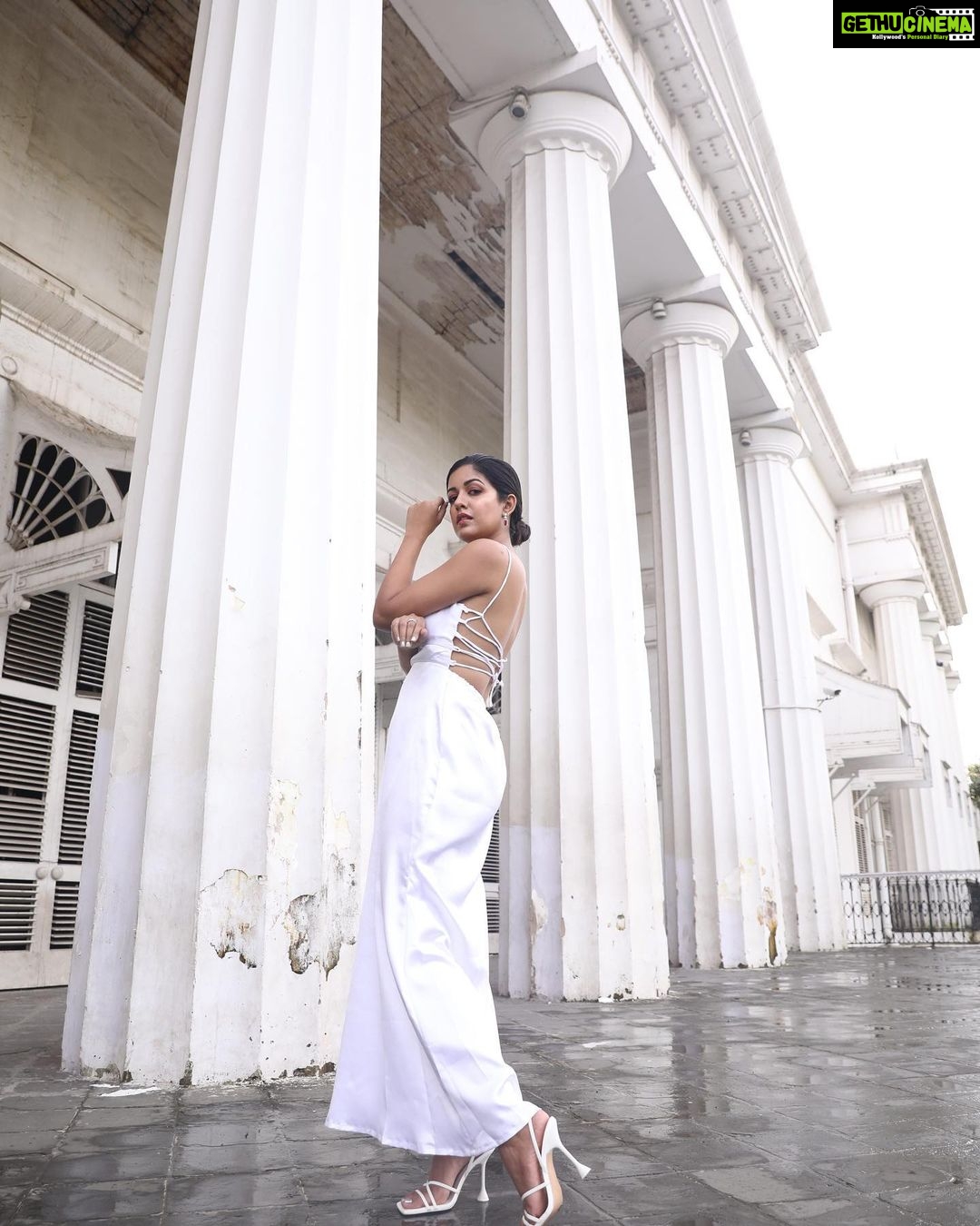 Ishita Dutta Instagram - The White Wedding Part 3 Styled by: @styleitupbyaashna Shot by: @akshayphotoartist Outfit: @the_silk_thread_ Earrings: @johoriindia Rings : @styleitupstudio HMU: @makeup_by_neha_ansari @mrunaltambe_mua_hair.s