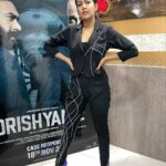 Ishita Dutta Instagram - We were trying to get the Ajay sir and Akshaye sir in the pic…. Swipe right to see us fail miserably 😝 #Drishyam2 Promotions with my fav @shriya_saran1109 Outfit: @anjali_lilaria Pr: @socialpinnaclepr Styling: @styling.your.soul