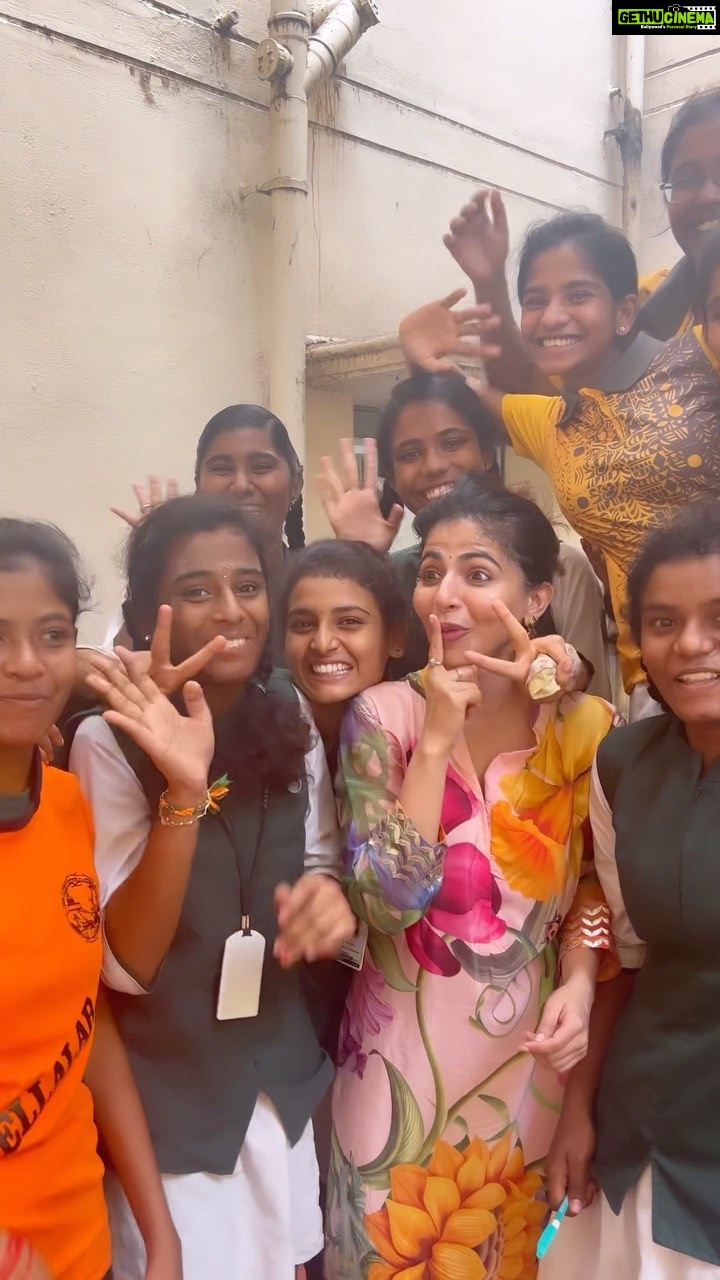 Iswarya Menon Instagram - ANOTHER KUTTI STORY 💫 . I was born in Erode,tamilnadu. My entire schooling was done in Erode (A Proud Small town girl) ❤️🔥 11th and 12th, I did my schooling in Vellalar matriculation school. Post my 12th standard I hadn’t visited my school. And ystrday I visited them after yearssss with my best friend from school Madhu. And OMG it was bliss, it was beautiful ❤️ The entire experience. It was humbling! Met the teachers who taught me, they had pride in their eyes for me & the kids went absolute crazy! Moments like this are the moments I live for 🙏🏼 Humbled & grateful beyond words ❤️