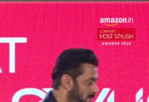 Jackie Shroff Instagram - Reposted from @lokmat Legend #JackieShroff and #Salman Khan's Fun Banter on the stage of Lokmat Most Stylish Awards 2022. #harpalfashionable #amazonfashionup #lokmatmoststylish @apnabhidu @beingsalmankhan @amazonfashionin