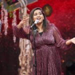 Jacqueline Fernandas Instagram - Basically I am a singer 🎤🎧 #startmisicreloaded #vijaytelevision #funtimes @orangeheadsproduction @vijaytelevision @dstudioproductions