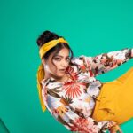Janani Iyer Instagram - There is something undeniably charming about the old school fashion! Cinematographer & Creative Director : @storiesbypreetham 📸 . MUA : @kalwon_beauty Hairstylist: @ganesh_hair_architect Styling : @indu_ig Styling team : @dhiviyasdn @princyjoy_j Rings : @thegarnet.in Location : @ravalstudios