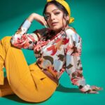 Janani Iyer Instagram - There is something undeniably charming about the old school fashion! Cinematographer & Creative Director : @storiesbypreetham 📸 . MUA : @kalwon_beauty Hairstylist: @ganesh_hair_architect Styling : @indu_ig Styling team : @dhiviyasdn @princyjoy_j Rings : @thegarnet.in Location : @ravalstudios