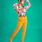 Janani Iyer Instagram - There is something undeniably charming about the old school fashion! Cinematographer & Creative Director : @storiesbypreetham 📸 . MUA : @kalwon_beauty Hairstylist: @ganesh_hair_architect Styling : @indu_ig Styling team : @dhiviyasdn @princyjoy_j Rings : @thegarnet.in Location : @ravalstudios