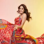 Janhvi Kapoor Instagram - रंगीन 🌈 #Mili