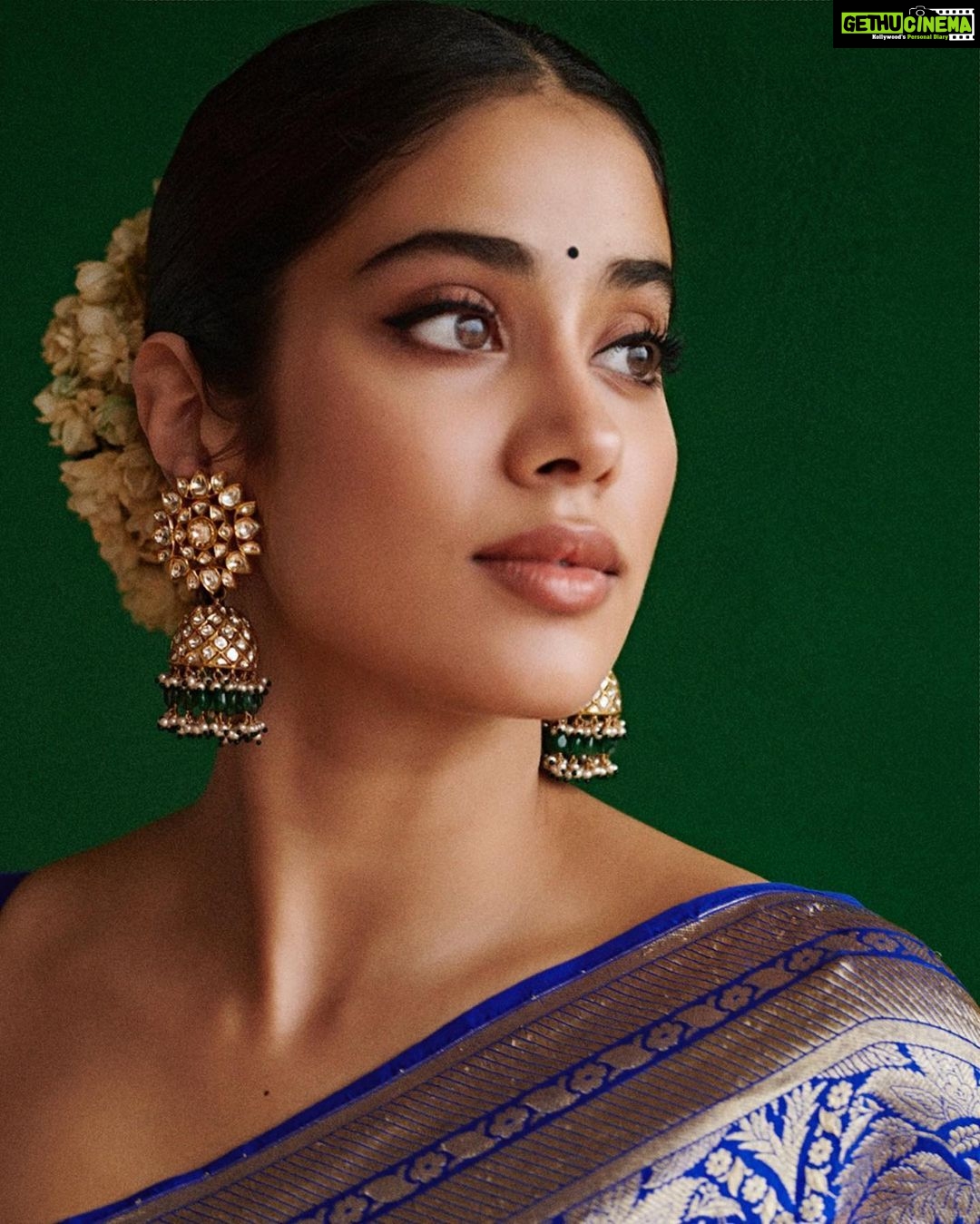 Janhvi Kapoor Instagram - హైదరాబాద్ రావడం నాకు చాలా సంతోషాన్నిచ్చింది, మీ ప్రేమకు ధన్యవాదాలు 💜 #Mili