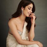 Janhvi Kapoor Instagram - 👼🏻 #Mili se miliye bas 4 din mein 🤞🏻🥰 In theatres 4th November 💕