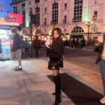 Jannat Zubair Rahmani Instagram - Live Love London 🖤 Kulche Chole vekhan jana hai London waleyon 11 November nu. #kulchechole #kulchecholepromotions
