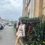 Jannat Zubair Rahmani Instagram - A curious girl, a wanderer. Hounslow, London