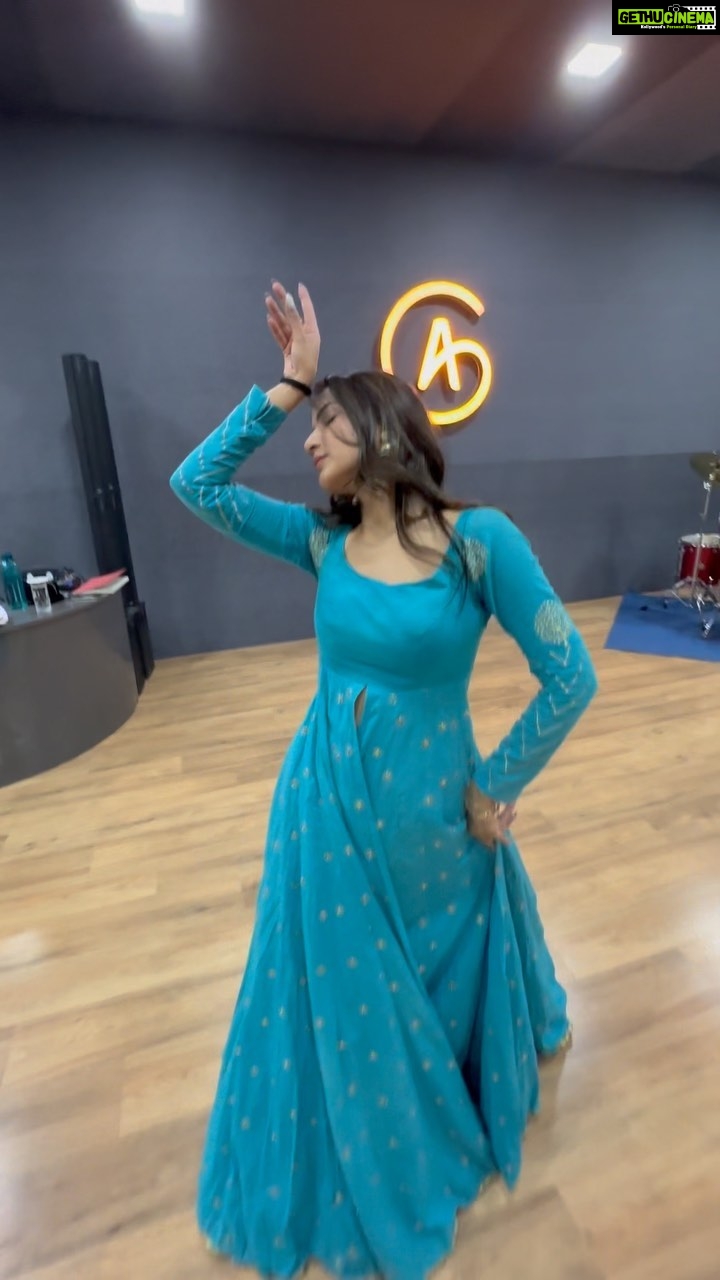 Jasmin Bhasin Instagram - Just some casual routines ☺️ #reels #reelsinstagram