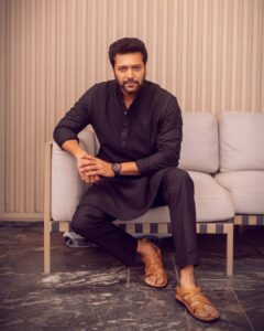 Jayam Ravi Instagram - #PS1 Promotions 

Kurta: @tasvafashion

Styled by @team___e
Style team : @ekalakhani @malinikarthikeyan @themisvanessa @nivedidha_koliyot @nupur_p @arzoonagraik

Photographed by @vasanthphotography

#PS1 #PonniyinSelvan #JayamRavi #TeamE