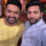 Jayam Ravi Instagram - For The Kapil Sharma Show… Thanks guys for a great time 👍🏼 Totally enjoyed ! @kapilsharma @kikusharda #ponniyinselvan #ps1