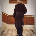 Jayam Ravi Instagram – 👑 #PS1 Promotions 

Outfit: @bindaniofficial

Styled by @team___e
Style team : @ekalakhani @malinikarthikeyan @themisvanessa @nivedidha_koliyot @nupur_p @arzoonagraik

Photographed by @arunprasath_photography

#PS1 #PonniyinSelvan #JayamRavi #TeamE