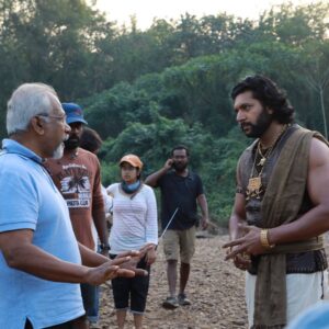 Jayam Ravi Instagram - Once a student, always a student 🙏🏼 
Thank you guru for believing in me 🤍 
#Ponniyinselvan in theatres from tomorrow 
God bless! 
#PS1 #Ponniyinselvan #Manirathnam sir