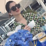 Kainaat Arora Instagram - “Nothing soothes the soul like a day by the ocean… 🌸 🌸 🌸 #kainaatarora #mornings #breakfast #teabytheview #morningslikethese Burj Al Arab