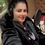 Kainaat Arora Instagram - #dubbing with @deepaktijoriteam @sunnysingteam .. . 🎬 🎬 🎬 #kainaatarora #ComingSoon 2023 .. 🎬🎬🎬