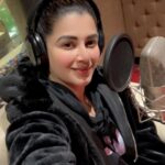 Kainaat Arora Instagram – #dubbing with @deepaktijoriteam @sunnysingteam ..
.
🎬
🎬
🎬
#kainaatarora #ComingSoon 2023 .. 🎬🎬🎬