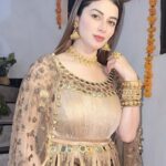 Kainaat Arora Instagram – Happy Deepawali 🪔 to All my beautiful well wishers and everybody around the world 🌍 
.
Stay blessed 🪔🪔🪔🪔🪔
.
#kainaatarora Saharanpur