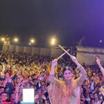 Kainaat Arora Instagram – When the whole world is standing against You.. 
just turn around and take a selfie ☺️

🌸
🌸
Patna waalo you were Love ❤️ 🙏🙏🙏🙏🙏🙏
🌸
🌸
The Biggest #Dandiya #Bash .. 
Thank you @dainikjagrannews for having me As Your guest of honour & Gratitude For so much love #PatnaWaalo for a full house #concert #KainaataroraLive #KainaataroraConcert #Kainaatarorafans #Gratitude #Humbeled #ForeverGreatful

Business manager: 📞: @business.manager_kainaat 
MUA : #Kainaataroramua
Hair : @simaraj482 Patna, India
