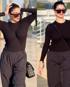 Kainaat Arora Instagram - Black says I don’t Bother You & You Don’t Bother me … 🖤 🖤 🖤 🖤 🖤 🖤 #kainaatarora SAL at Burj Al Arab
