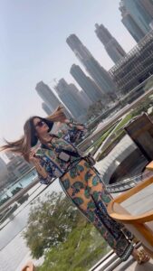 Kainaat Arora Instagram - HE WHO RETURNS FROM A JOURNEY IS NOT THE SAME AS HE WHO LEFT….. . . . #EnjoyYourJourney #Life #love #Live #LetsGo . #kainaatarora Burj Khalifa Armani Hotel