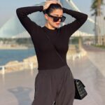 Kainaat Arora Instagram – Modest In Black 🖤
🖤
🖤
🖤
🖤
📷: #PriyankShah Burj Al Arab