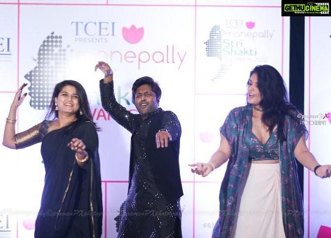 Kalpika Ganesh Instagram - That’s how we celebrated all the women out there roaring high During the award ceremony ppl dint ask me for selfies but was wanting to talk and get connected to me If you want me to upload what I spoke on the stage by grabbing the Mike Il wait for the day when Il have zero negative comment/msg/DM That day Ul see my video Wait for it!! @tea.tcei @tcei.india @tcei.social @tcei_women_entrepreneurs_club @strishakti2022 @manepallyjewellers_ @vimala_ch_ and me never leave a chance to dance have fun @rajputaaryan you taught me in my graduation days love how you are the same✌️ #tcei #strishakti✍️ #strishakti2022 #awardee #kalpika #iamkalpika #candid #dancingqueen #dancefirstlove #ewoke Hitex Exhibition Centre