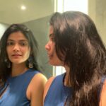 Kalpika Ganesh Instagram – IRRESISTIBLY ME💙🤍💙

Earrings @lowlaaku 
Wardrobe @ewoke.studio 

#iamkalpika #kalpika #blue #favcolor #mirrorselfie #iphonexr #iphonephotography