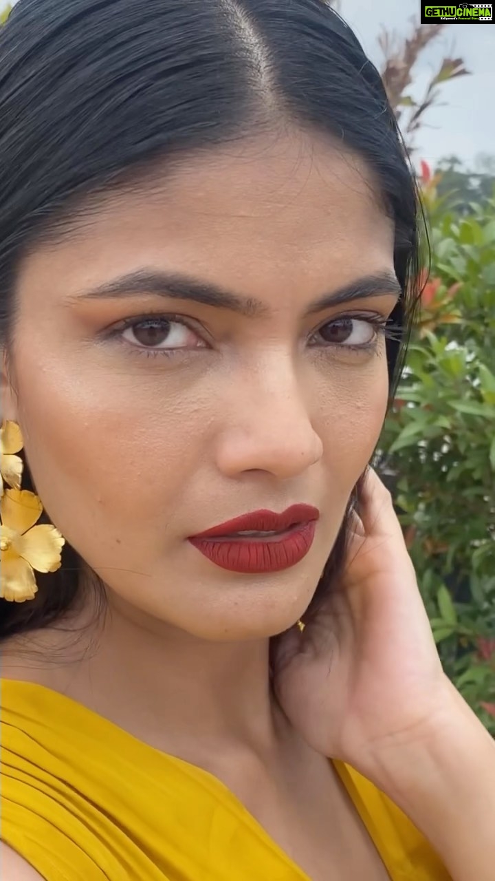 Kalpika Ganesh Instagram - If only my photographer @anuragkamilla remembers this shoot and this attire Also a reminder to edit pics of this series ASAPš Thanks @exodusbydurga for doing the BTS always helpsā„ļø Next time will tag @makeuploungebydurga š„° @thejaswi_kotha perfect selection for raising the barš¤ @sacredearthcafe thanks for the space Accessories @aa.r.ka #yellow #jumpsuit #styling #terrace #sacredearthcafe #attitude #swag #tall #kalpika #iamkalpika Somewhere on Earth