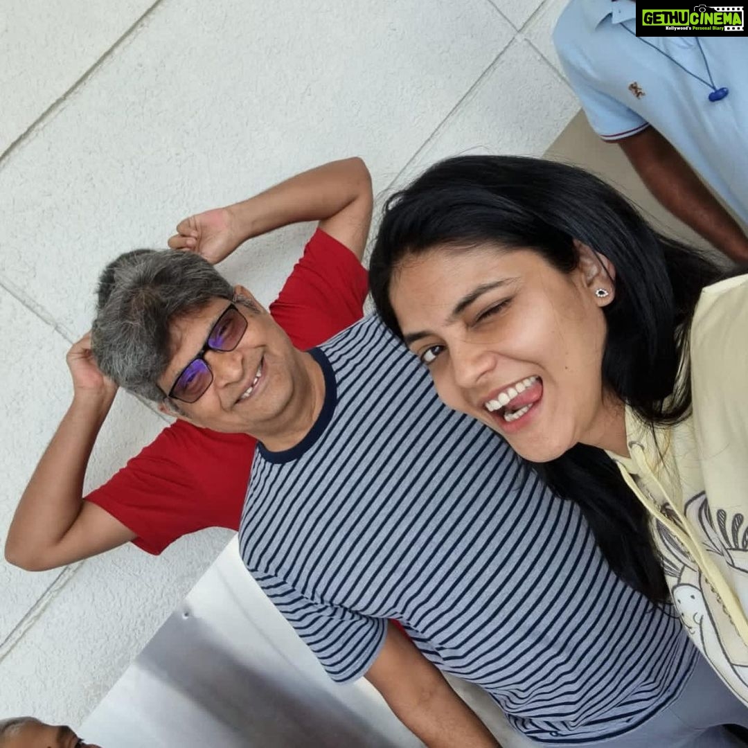Kalpika Ganesh Instagram - After insisting him for atleast 20 times and reminding him he will miss out an opportunity to be capturing this flying jhatt that’s me Then he gets these beautiful clicks on phone Love you anna @ranganathbadri #garfield #yellow #hoodie #brothersisterlove #phonephotography #sunrise #hyderabad #dubaireturn #dubai #kalpika #iamkalpika Fairfield by Marriott Hyderabad Gachibowli