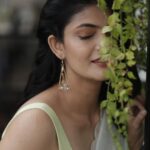 Kalpika Ganesh Instagram - Happy Onam 🤍 📸 @anuragkamilla MUH @exodusbydurga Styling @thejaswi_kotha #onam #onamcelebration Sacred Earth Cafe
