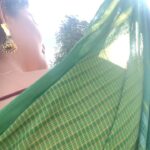 Kalpika Ganesh Instagram - @pradpix_ favourite shot being the first in his career💚❤️‍🔥 #iamkalpika #kalpikaganesh #cottonsaree #saree #sareelove #sunset #melbourne Manor Lakes
